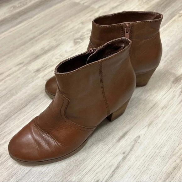 Women’s Crown Vintage Leather Western Short Boot / Warm Brown Leather / Size 8.5 - Picture 7 of 16